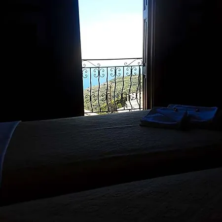 Magda - Double Bed N4 ザゴラ